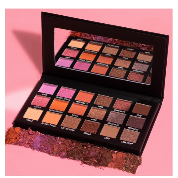 Brand new KAB eye shadow pallet - Picture 1 of 4